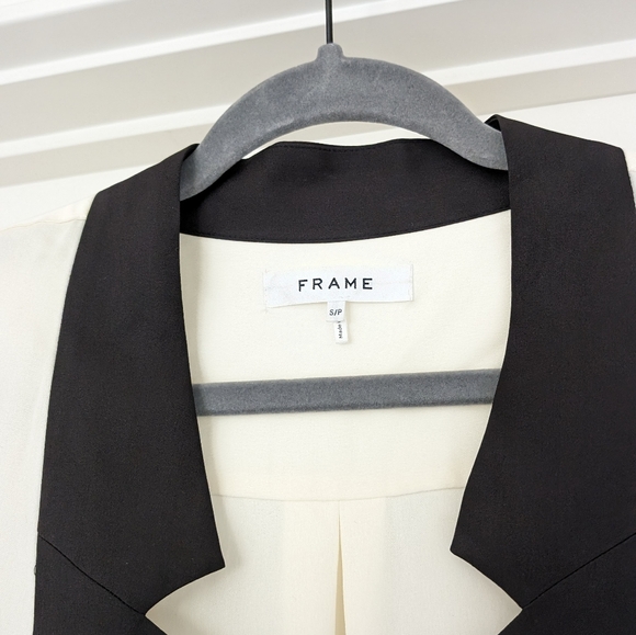 ⛔ sold ⛔ FRAME Contrast Inverted Notch Collar 100% Silk Blouse, size S - Picture 3 of 7